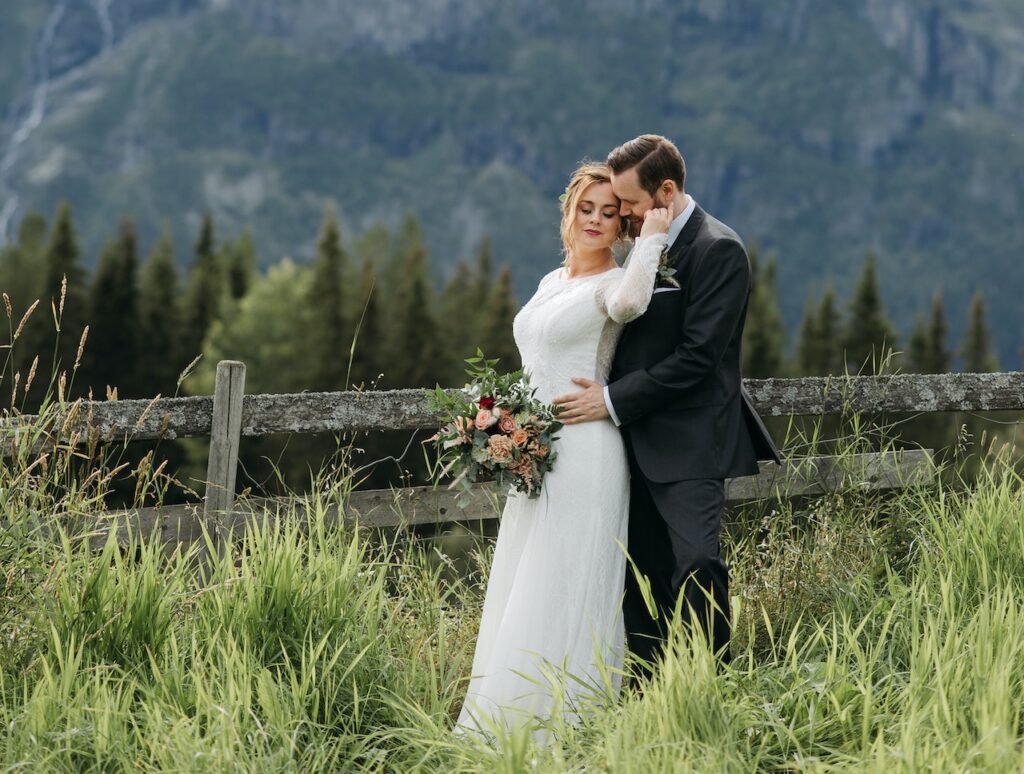 Wedding photography-grassy field